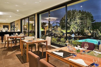 Carlton Hotel