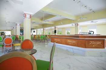 Breezes Resort & Spa All Inclusive, Bahamas - Adults Only