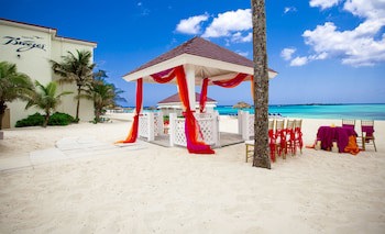 Breezes Resort & Spa All Inclusive, Bahamas - Adults Only