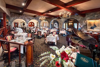 Fourways Inn