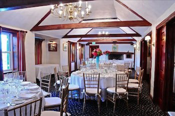 Fourways Inn