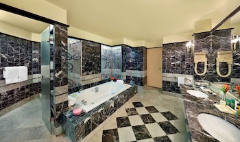 Hilton Yaounde