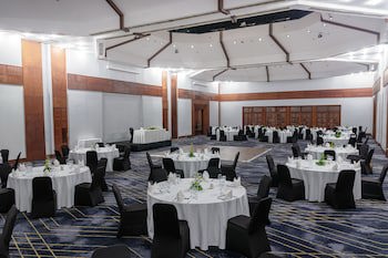 Hilton Yaounde