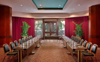 Hilton Yaounde