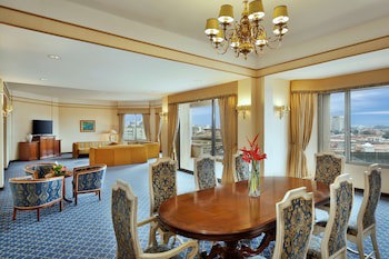 Hilton Yaounde