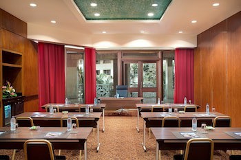 Hilton Yaounde