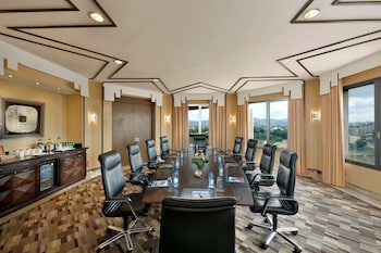 Hilton Yaounde