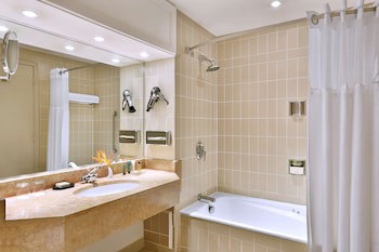 Hilton Yaounde