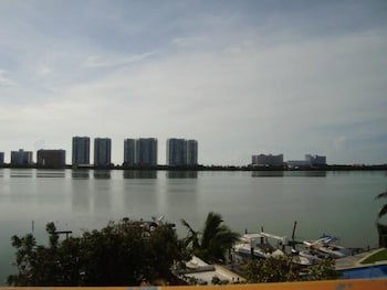 Grand Royal Lagoon