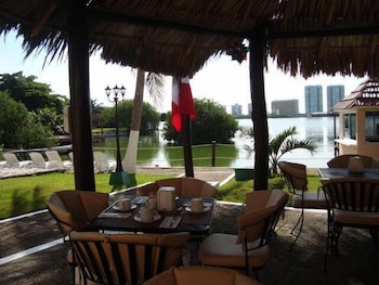Grand Royal Lagoon