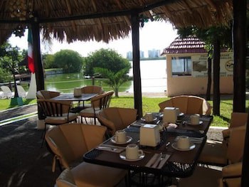 Grand Royal Lagoon