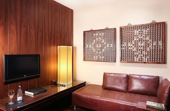 Gran Derby Suite Hotel
