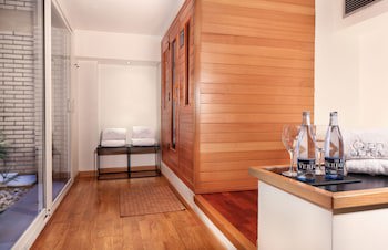 Gran Derby Suite Hotel