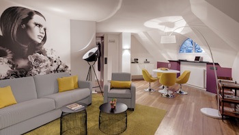 Hotel Indigo Dusseldorf by IHG galeri fotoğrafı
