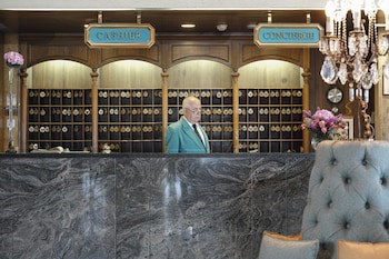 Al Bustan Hotel & Spa