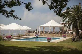 Al Bustan Hotel & Spa