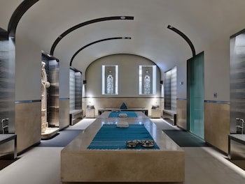 Al Bustan Hotel & Spa
