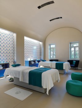 Al Bustan Hotel & Spa
