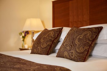Macdonald Old England Hotel & Spa