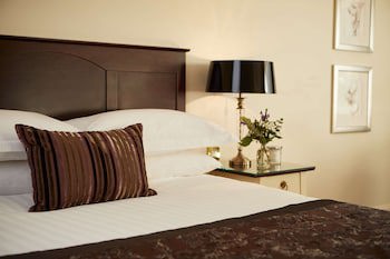 Macdonald Old England Hotel & Spa