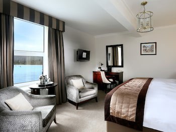 Macdonald Old England Hotel & Spa