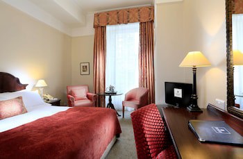 Macdonald Old England Hotel & Spa