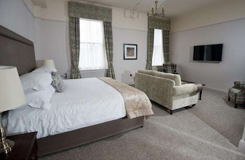 Macdonald Old England Hotel & Spa