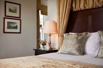 Macdonald Old England Hotel & Spa