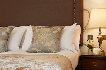 Macdonald Old England Hotel & Spa