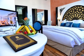 El Minzah Hotel