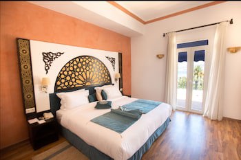 El Minzah Hotel