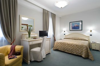 Carlton Capri Hotel galeri fotoğrafı