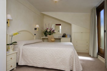 Carlton Capri Hotel fotoğrafı