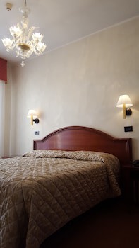 Carlton Capri Hotel galeri fotoğrafı