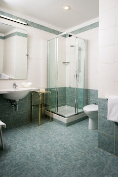 Carlton Capri Hotel galeri fotoğrafı