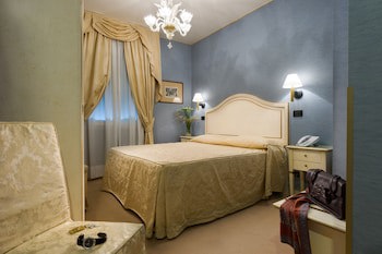 Carlton Capri Hotel galeri fotoğrafı