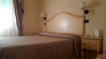 Carlton Capri Hotel galeri fotoğrafı