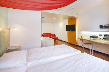 Ramada By Wyndham Baden Hotel Du Parc