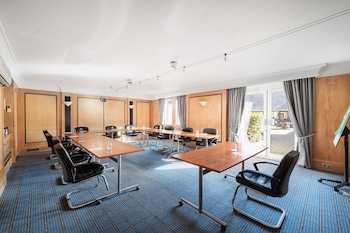 Holiday Inn Brighouse, An Ihg Hotel