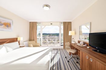 Holiday Inn Brighouse, An Ihg Hotel