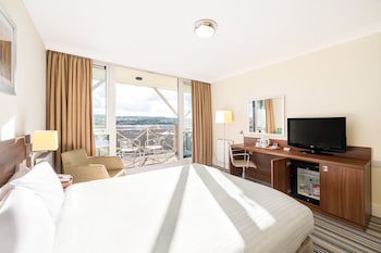 Holiday Inn Brighouse, An Ihg Hotel