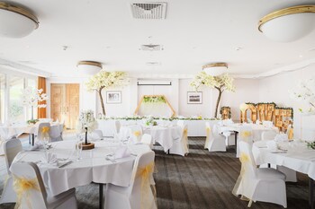 Holiday Inn Brighouse, An Ihg Hotel