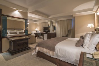 Bourbon Curitiba Hotel & Suites