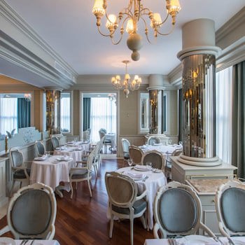 Bourbon Curitiba Hotel & Suites