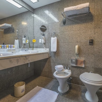 Bourbon Curitiba Hotel & Suites