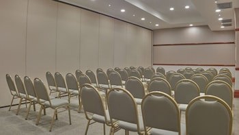 Bourbon Curitiba Hotel & Suites
