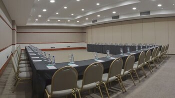 Bourbon Curitiba Hotel & Suites