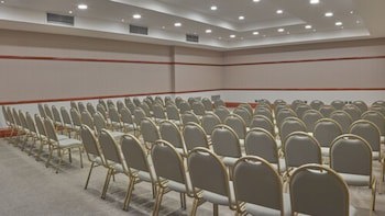 Bourbon Curitiba Hotel & Suites
