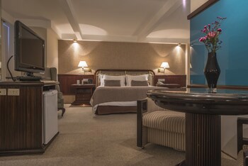 Bourbon Curitiba Hotel & Suites