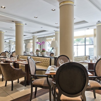 Bourbon Curitiba Hotel & Suites